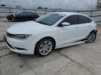  Salvage Chrysler 200