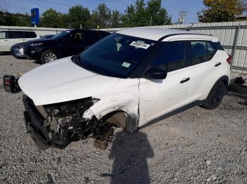  Salvage Nissan Kicks