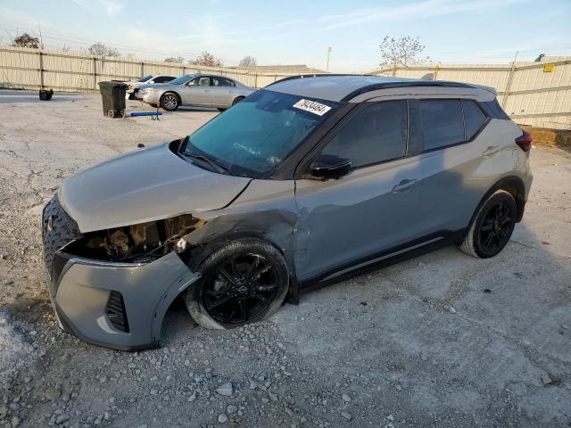  Salvage Nissan Kicks