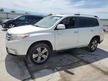  Salvage Toyota Highlander