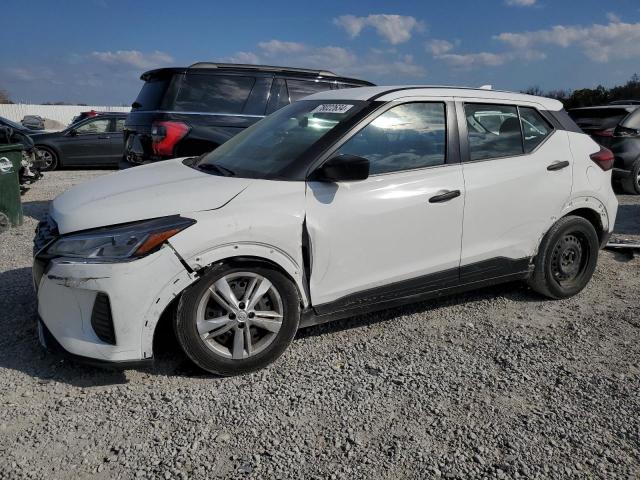  Salvage Nissan Kicks