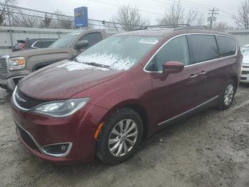  Salvage Chrysler Pacifica