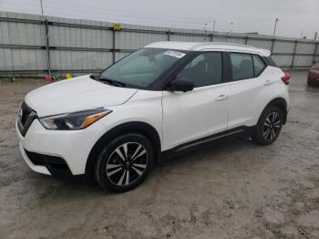  Salvage Nissan Kicks