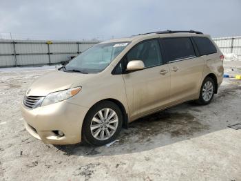  Salvage Toyota Sienna