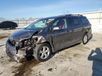  Salvage Toyota Sienna