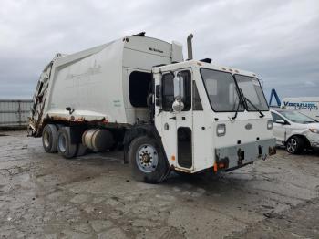  Salvage Crane Carrier Low Entry