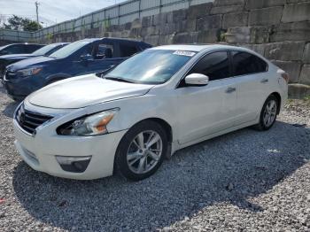  Salvage Nissan Altima