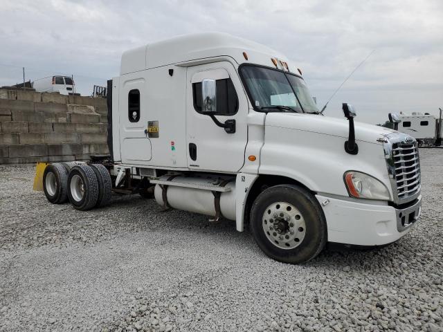  Salvage Freightliner Cascadia 1