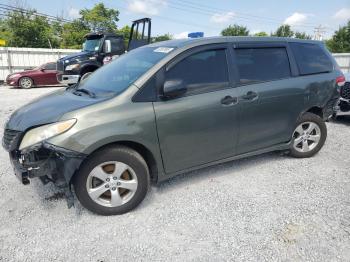  Salvage Toyota Sienna