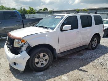  Salvage Nissan Pathfinder