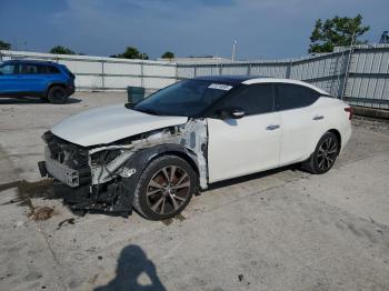  Salvage Nissan Maxima