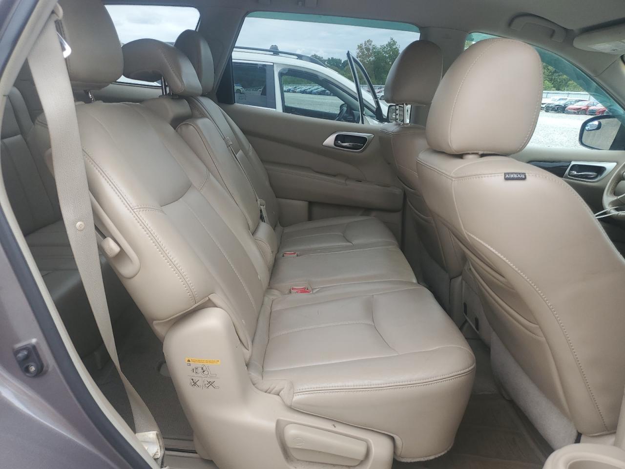 Nissan Pathfinder S Image 7