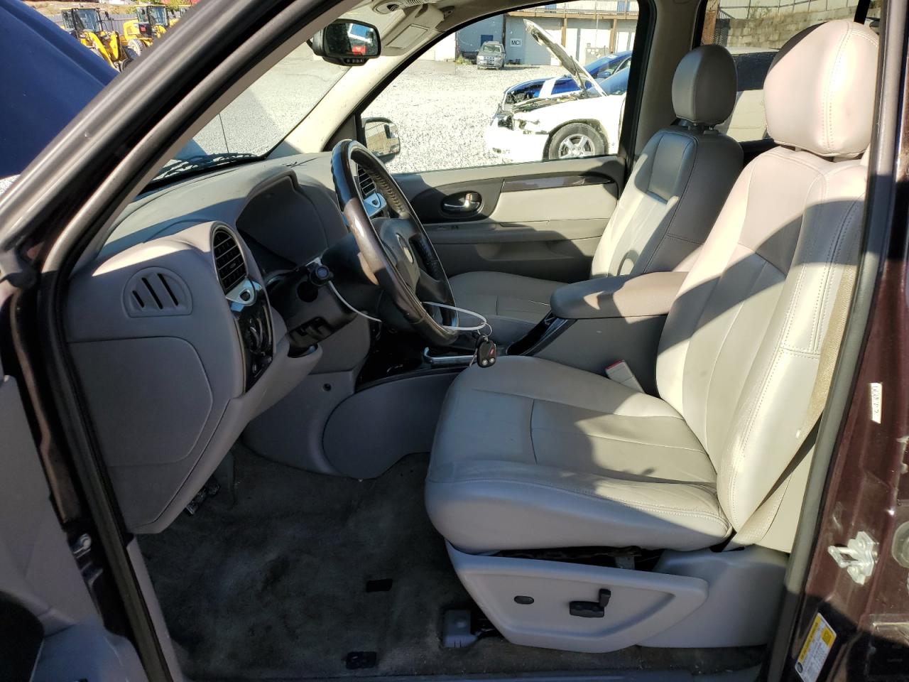 GMC Envoy Image 8