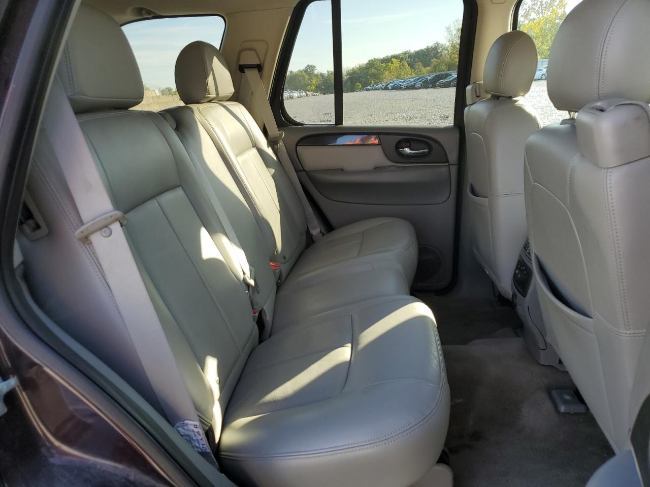 GMC Envoy Image 11