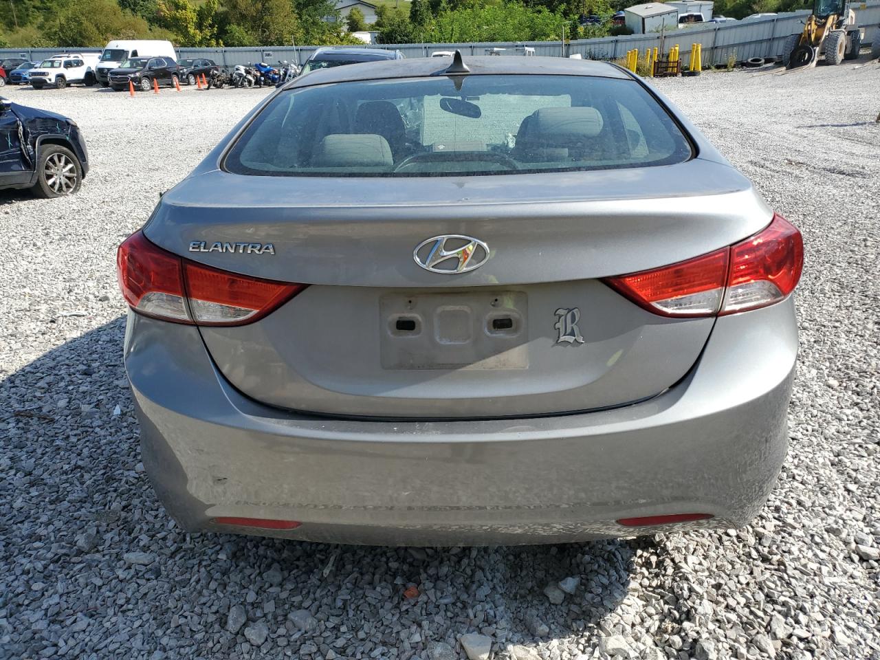 Hyundai ELANTRA Gls Image 3