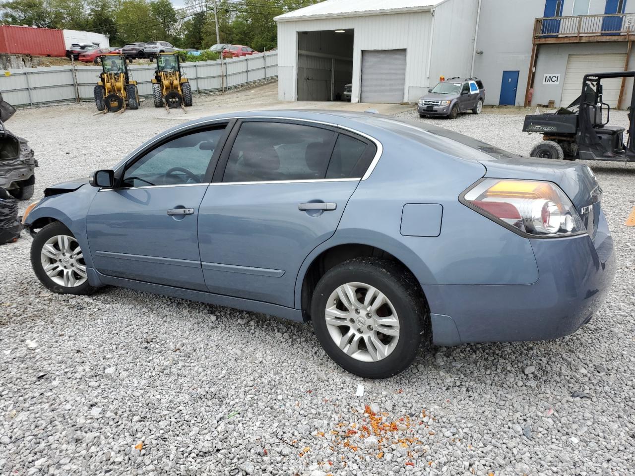 Nissan Altima Base Image 7
