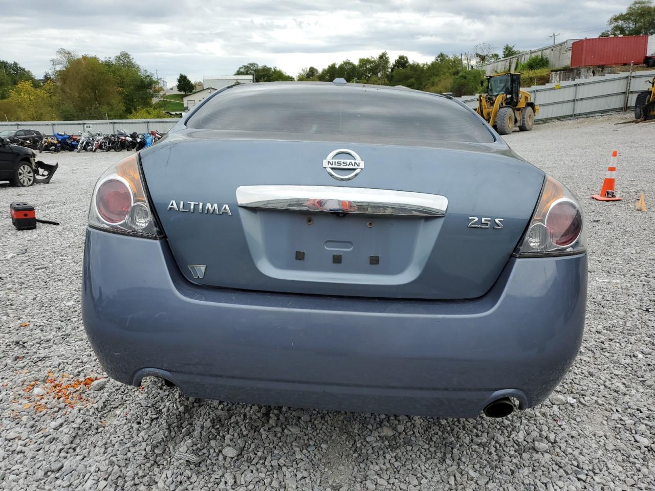 Nissan Altima Base Image 12