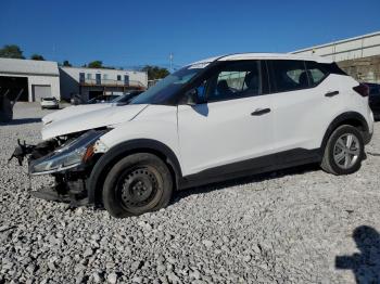  Salvage Nissan Kicks