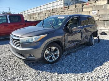  Salvage Toyota Highlander
