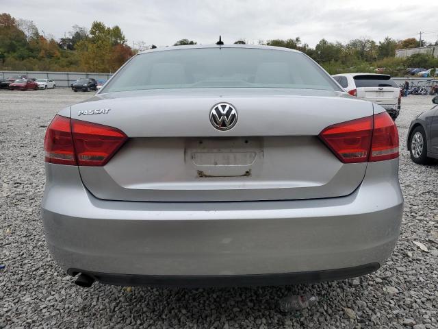 Volkswagen Passat S Image 11