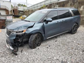  Salvage Kia Carnival