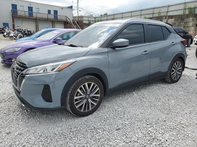  Salvage Nissan Kicks