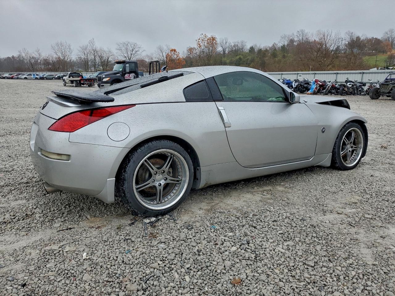 Nissan 350Z Coupe Image 7
