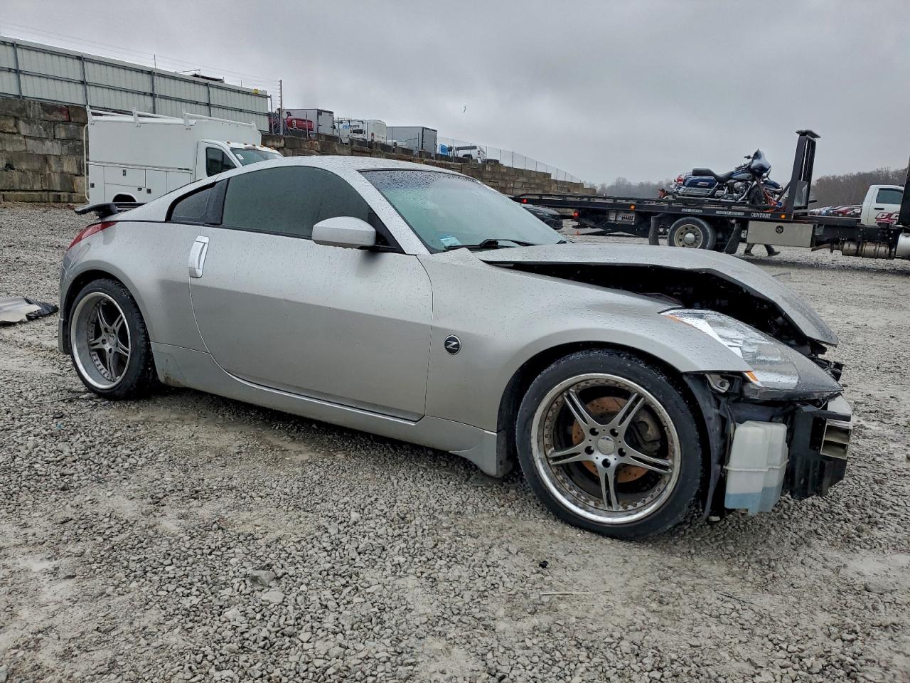 Nissan 350Z Coupe Image 2