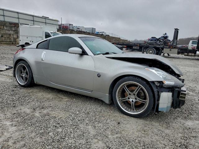 Nissan 350Z Coupe Image 2