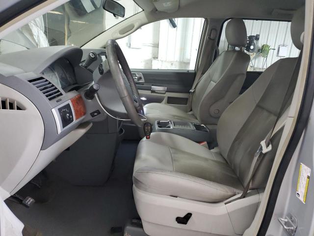 Chrysler Minivan Touring Image 10