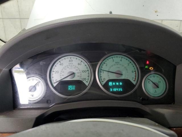 Chrysler Minivan Touring Image 12