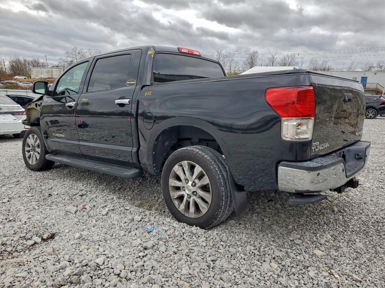 Toyota Tundra Crewmax Limited Image 3