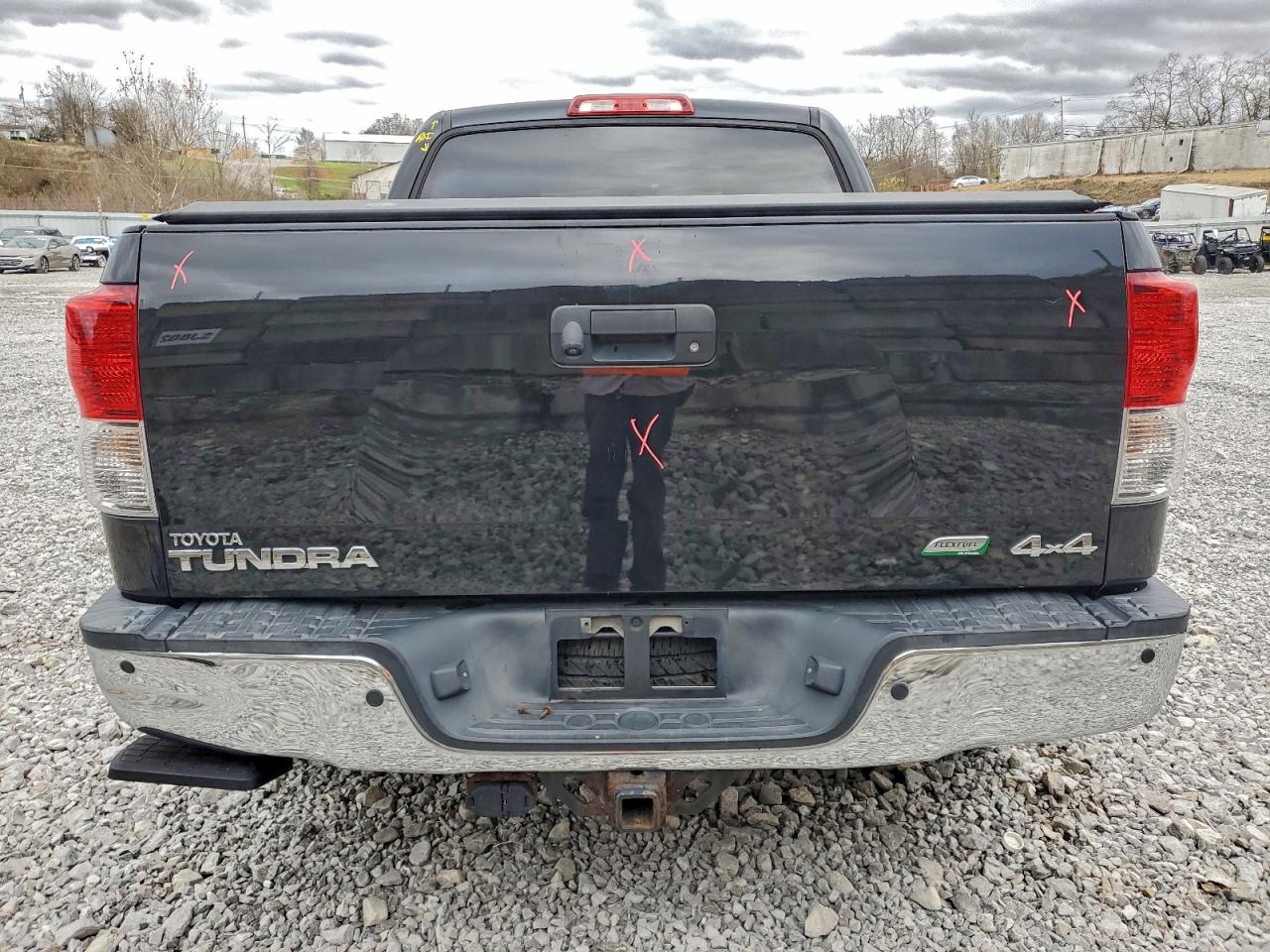 Toyota Tundra Crewmax Limited Image 8