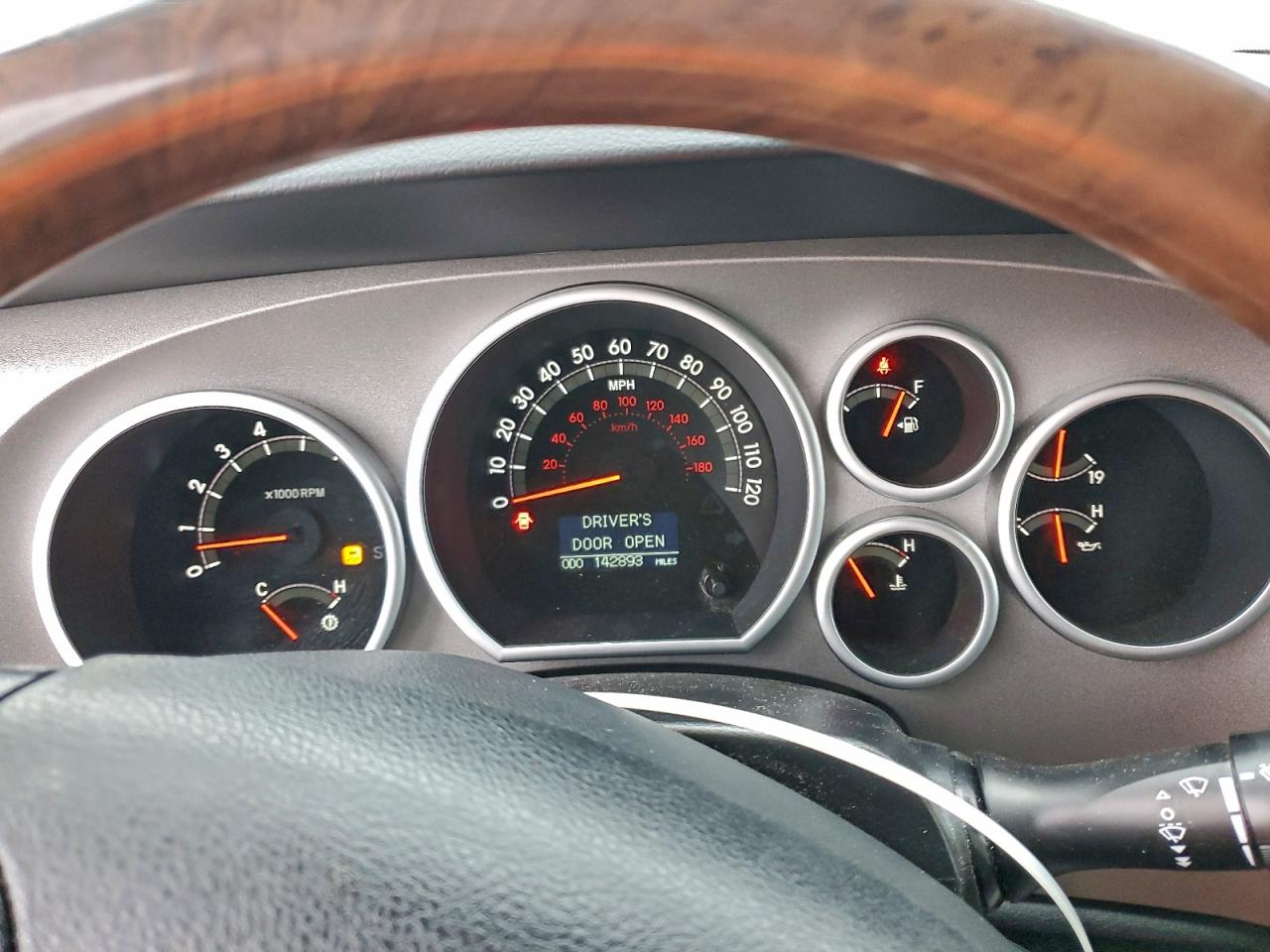 Toyota Tundra Crewmax Limited Image 7