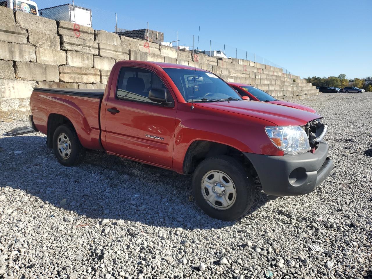 Toyota Tacoma Image 2