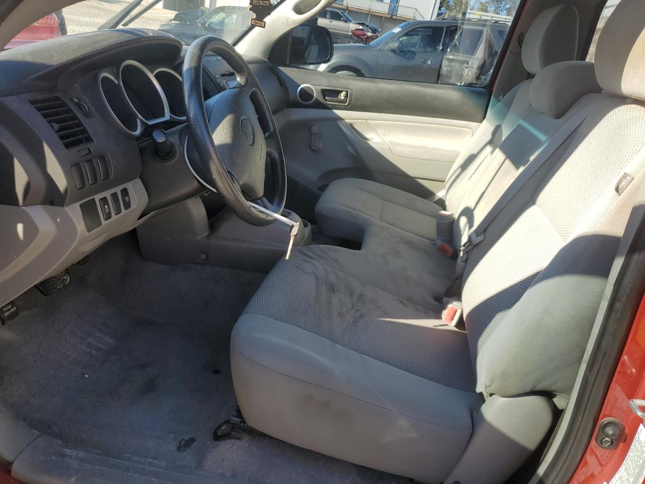 Toyota Tacoma Image 8