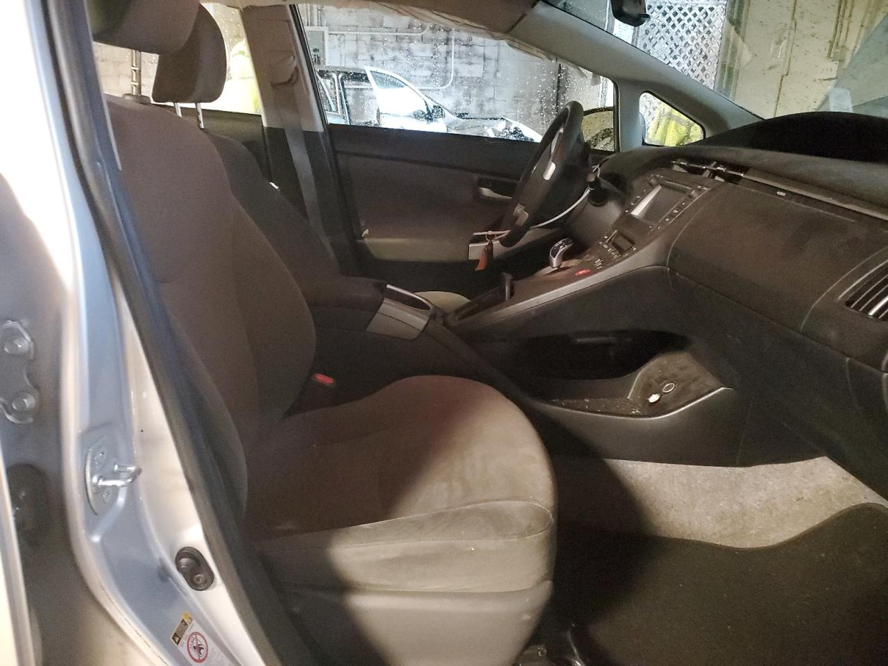 Toyota Prius Image 11