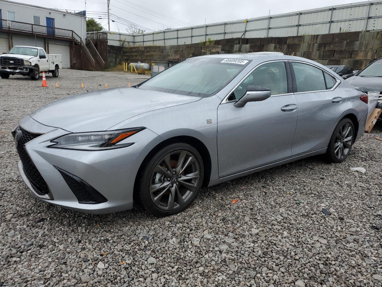Lexus Es 300h Base Image 1