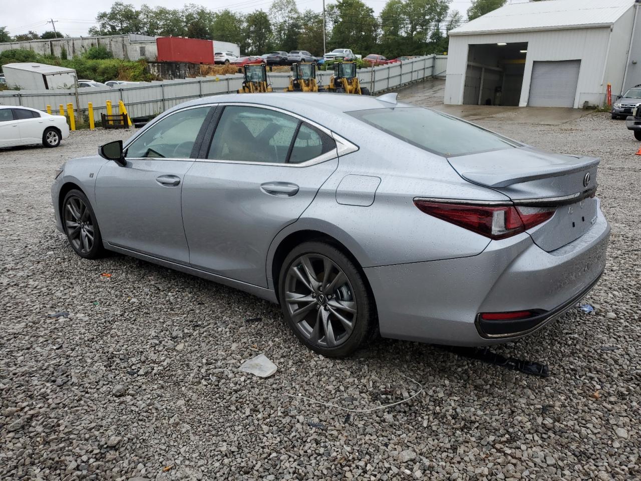 Lexus Es 300h Base Image 2