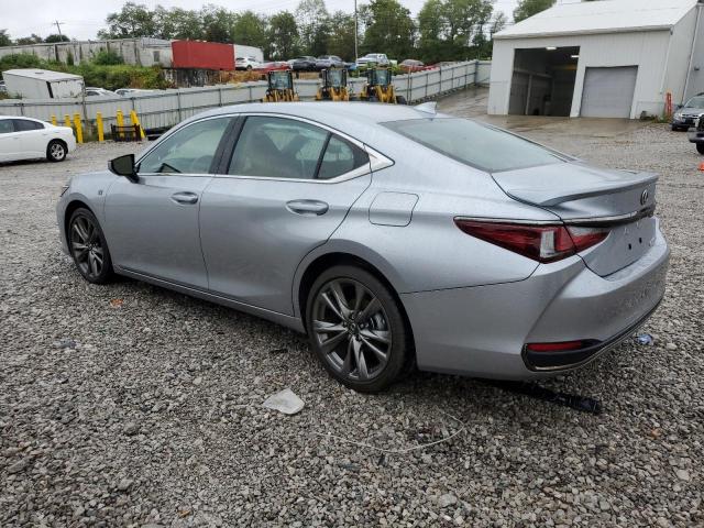 Lexus Es 300h Base Image 2