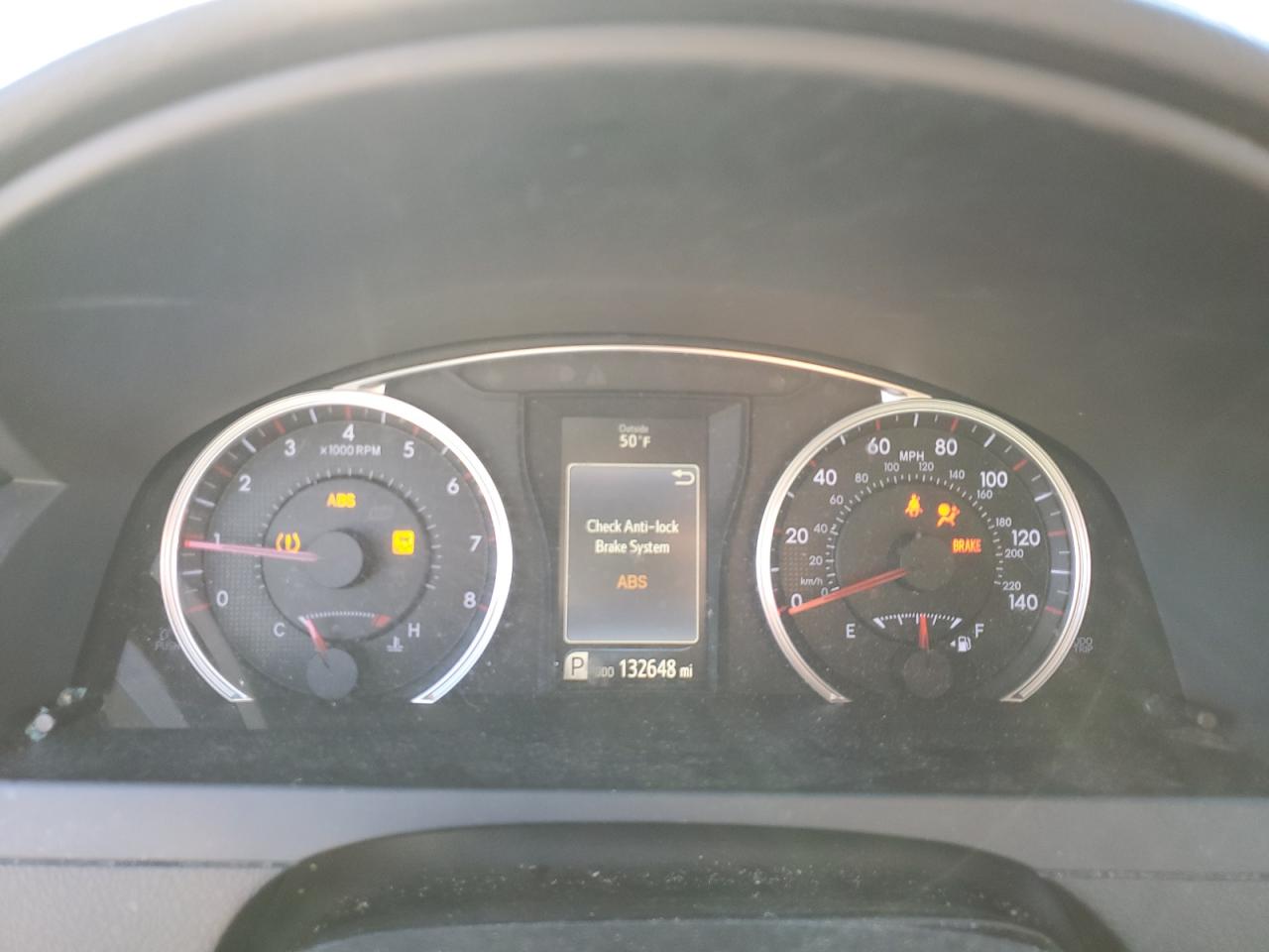 Toyota Camry Le Image 6