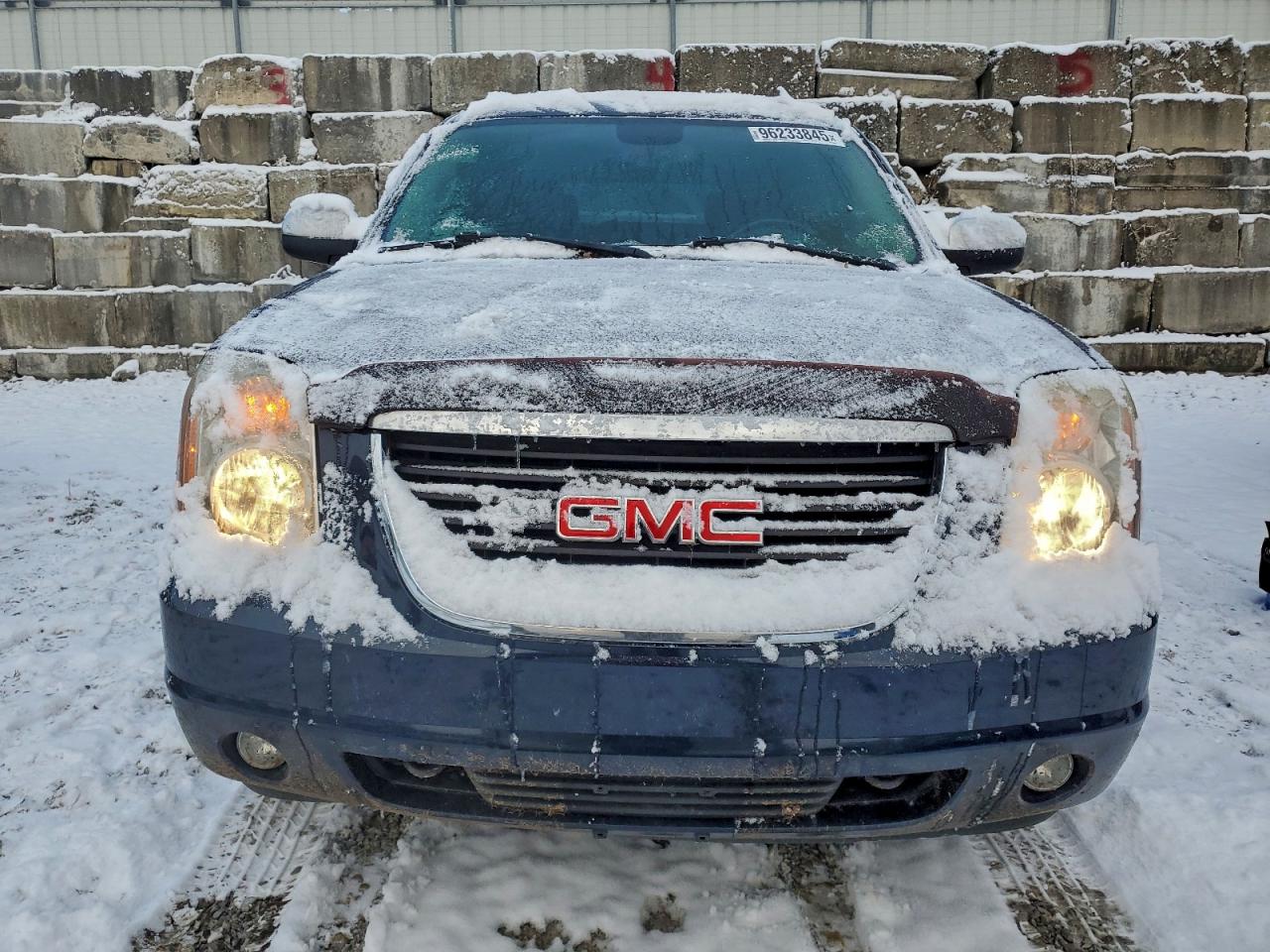 GMC Yukon Image 3