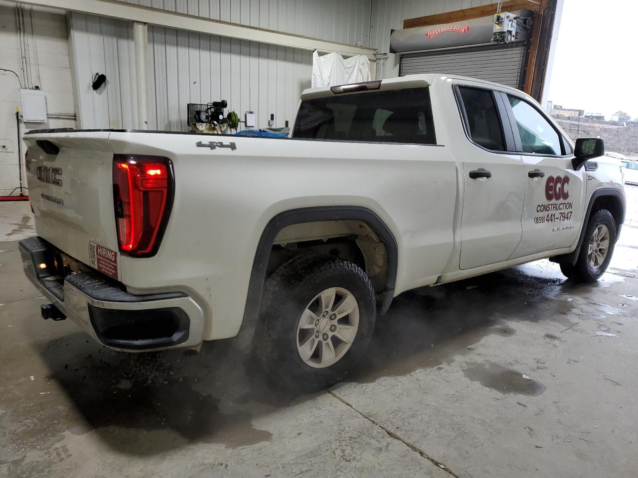 GMC Sierra K1500 Image 2