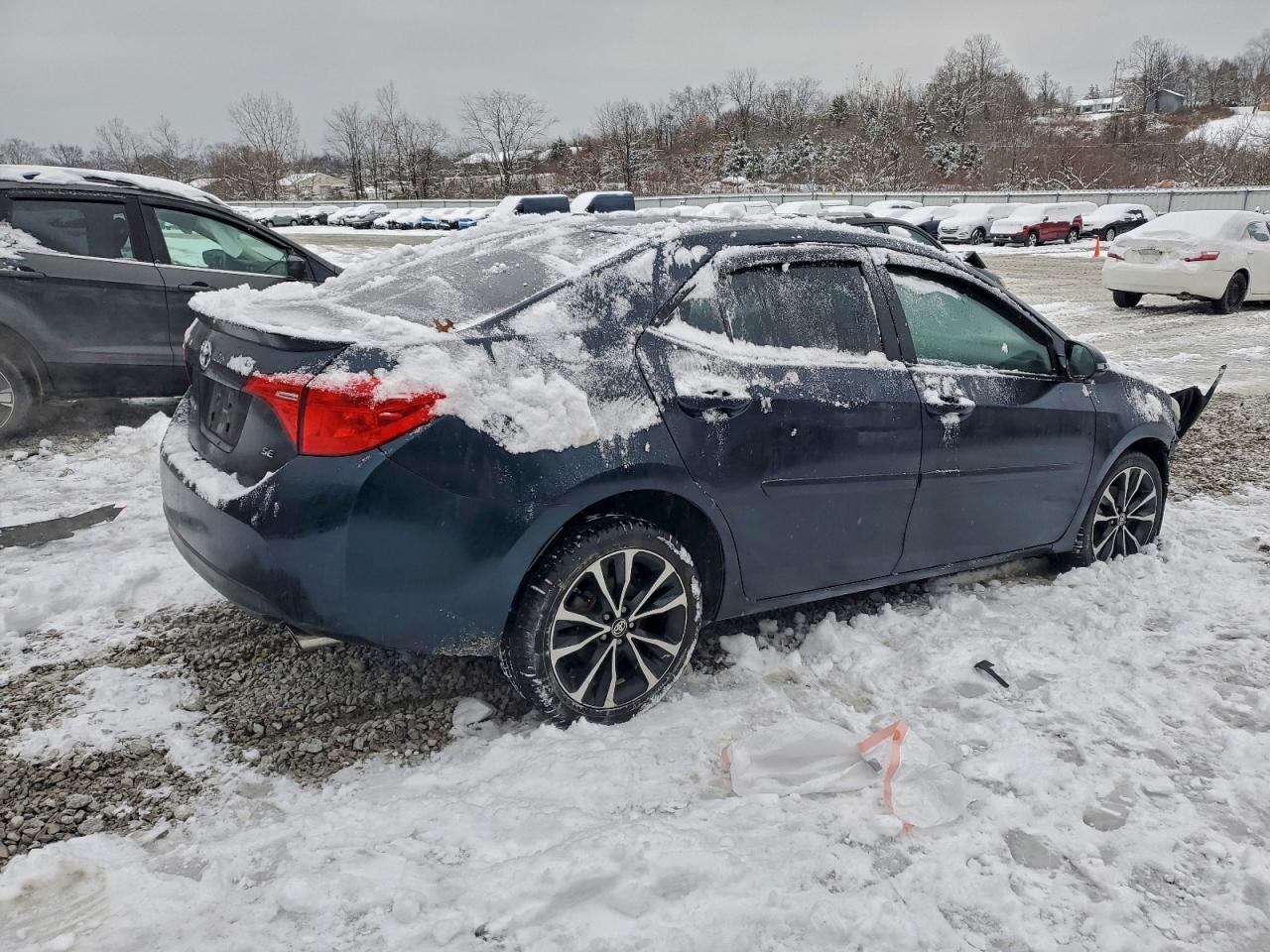 Toyota Corolla L Image 10