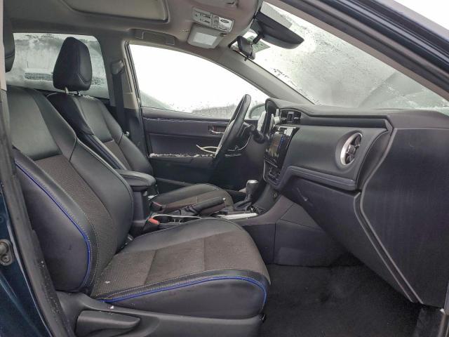 Toyota Corolla L Image 11