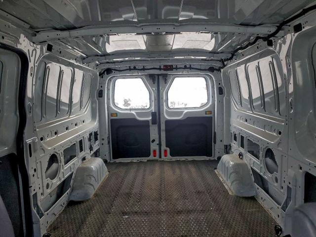 Ford Transit T-250 Image 6