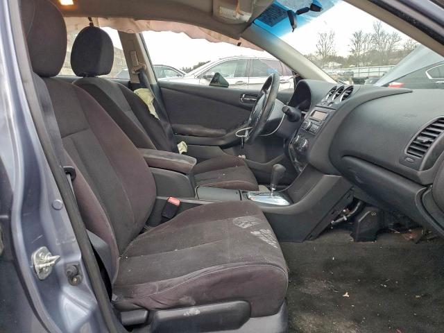 Nissan Altima Base Image 12