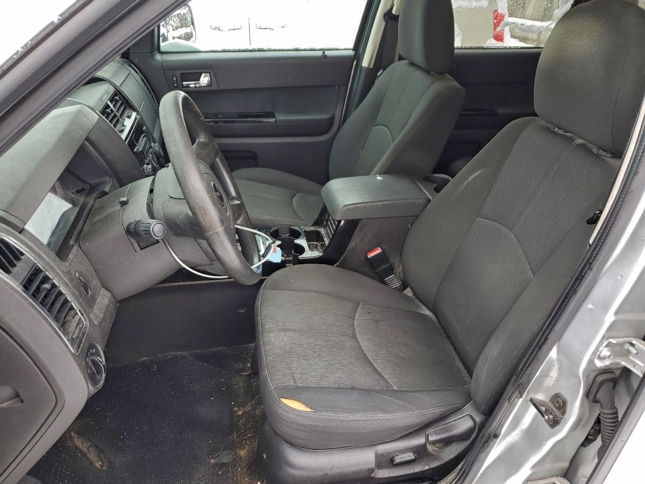 Mazda Tribute I Image 10