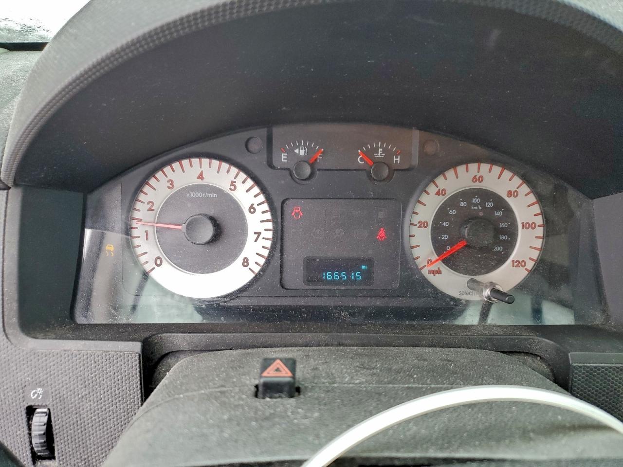 Mazda Tribute I Image 8