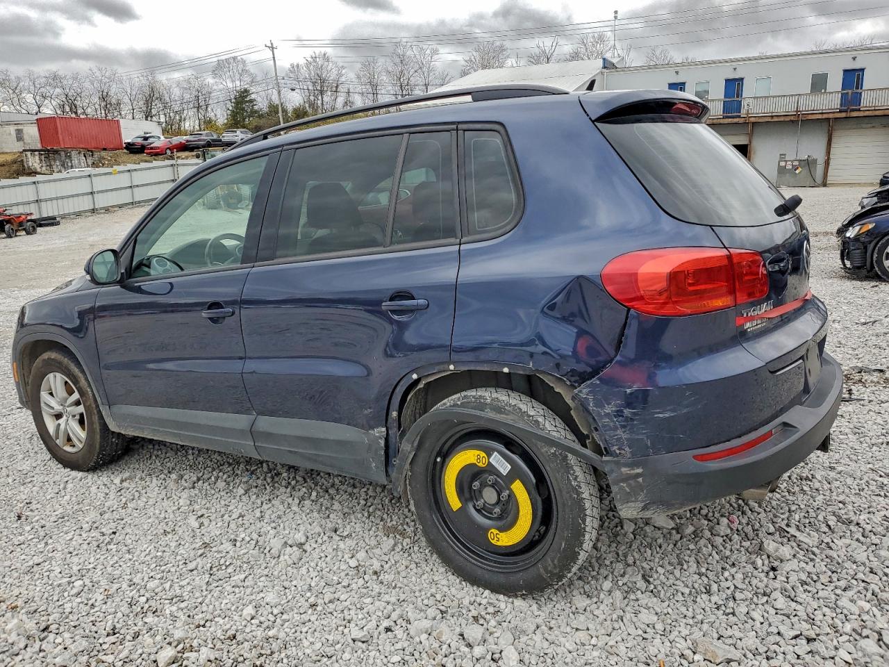 Volkswagen Tiguan S Image 3